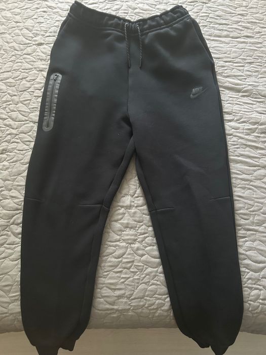 Детско долнище Nike tech fleece