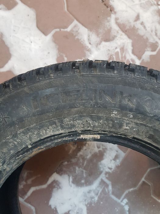 Зимняя резина шипованая.