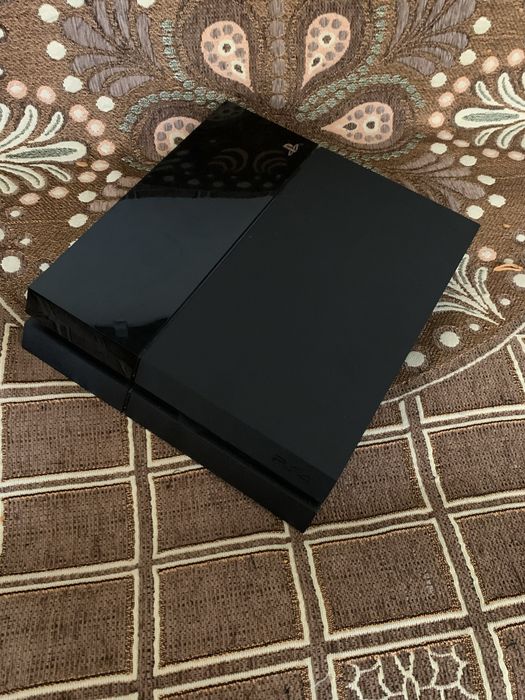 PlayStation 4 fat 500gb ПРОШИТАЯ