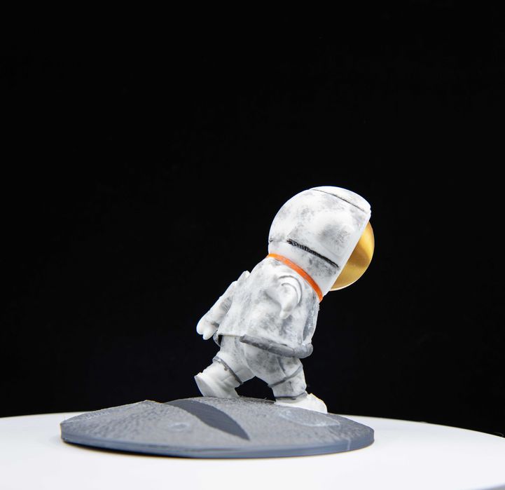 STAND TELEFON  ASTRONAUT PE LUNA -Handmade, dry brush + 4 straturi lac