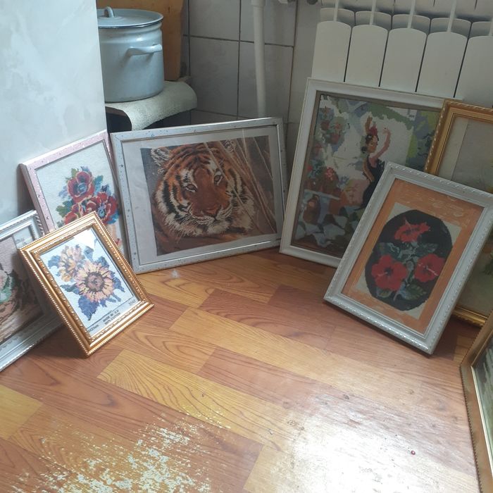 Картины продам вышивка
