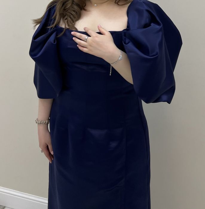 Платье синее продаю