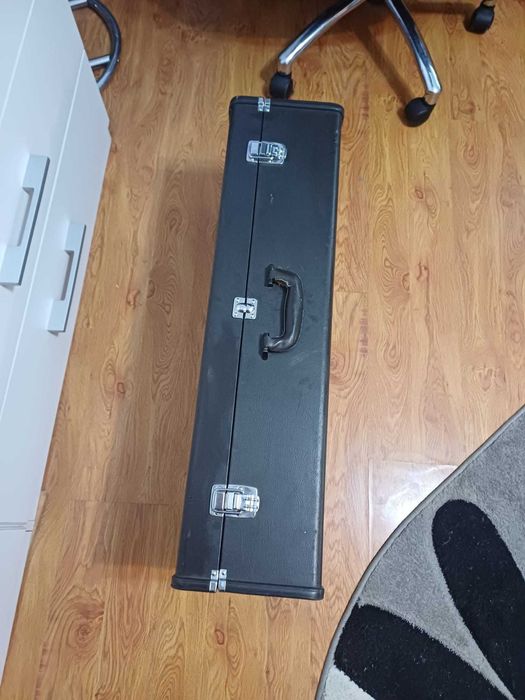 Vand case , toc, husa, geamantan acordeon si saxofon