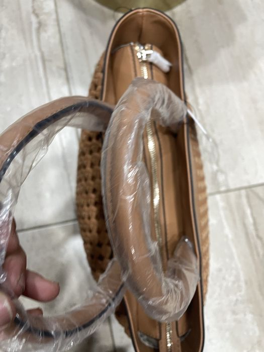Оригинална чанта guess