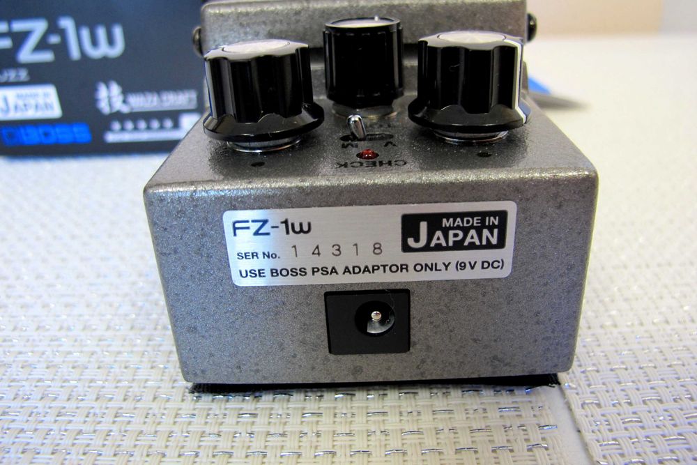 Boss Waza Craft , Cry Baby 535Q – Ефекти за китара и бас в гаранция