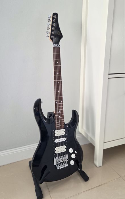 Chitară electrică Hora Iris Lux Black