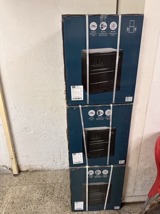 Хладилна витрина 46л