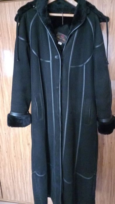 Дамско велурено палто