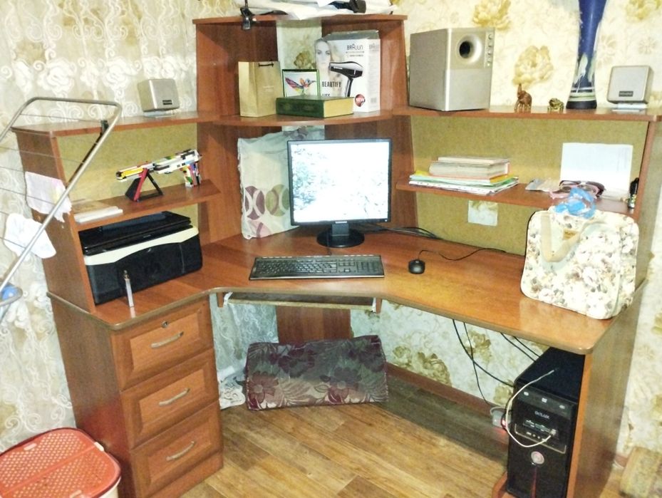 Компьютерный стол