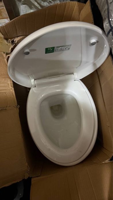 Унитаз 2 штуки в хорошем состоянии