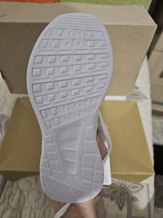 Маратонки Адидас