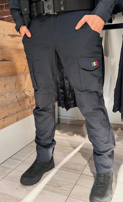 Pantaloni tactici