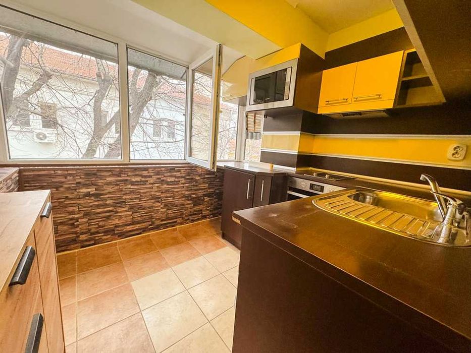 Продава се Двустаен апартамент в Русе, Център - 52 кв.м за 1731 €/кв.м - Снимка #5