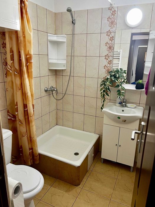 Vand apartament 4 camere-Costieni-direct proprietar