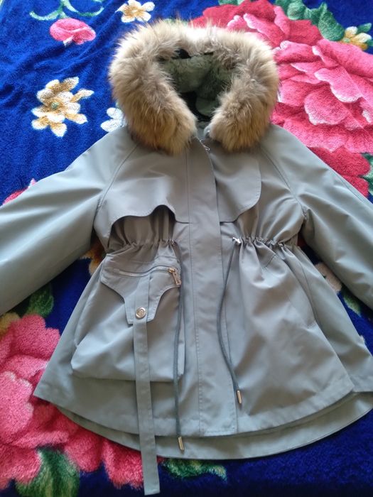 Продам парку в идеальном состоянии