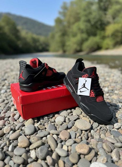 Jordan 4 Retro Red Thunder