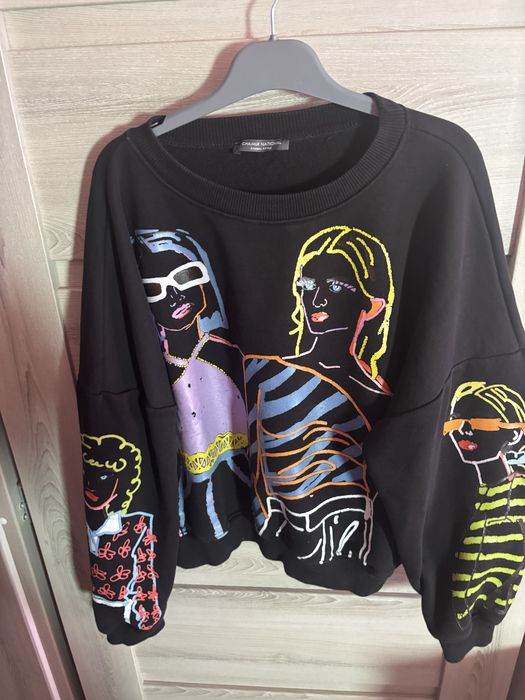 Цветен и моден суичър