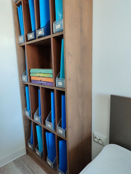 VÂND URGENT Rafturi de biblioteca din lemn