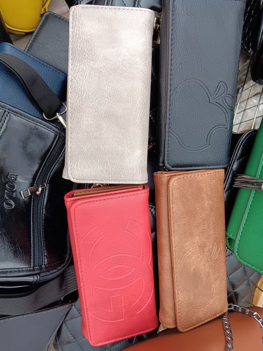 Затворен Магазин за Чанти 5-10лв.на едро