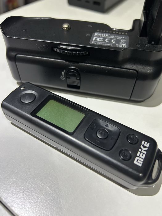Grip meike mk d5500 pro pentru Nikon
