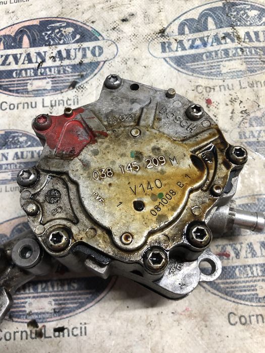 pompa vacuum volkswagen golf 5 2005