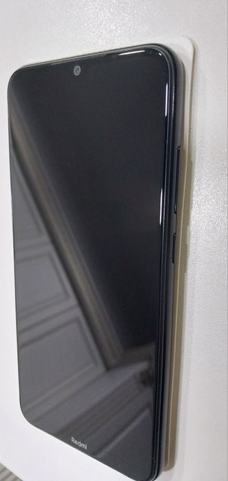 Продам телефон Redmi 8 space black 3gb/32 gb