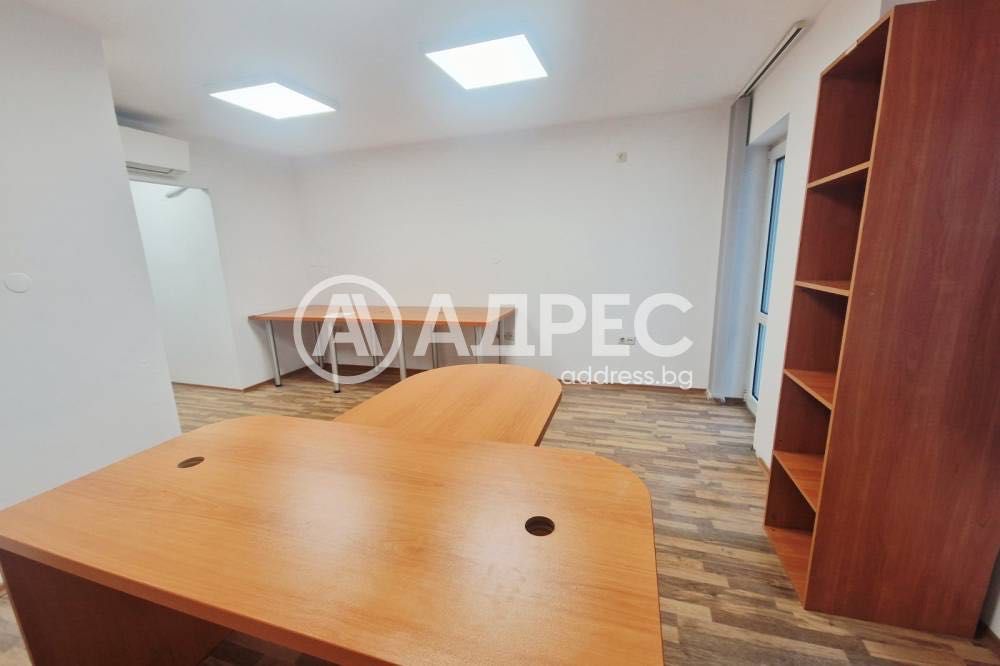 Офис Бюра в отлично състояние.