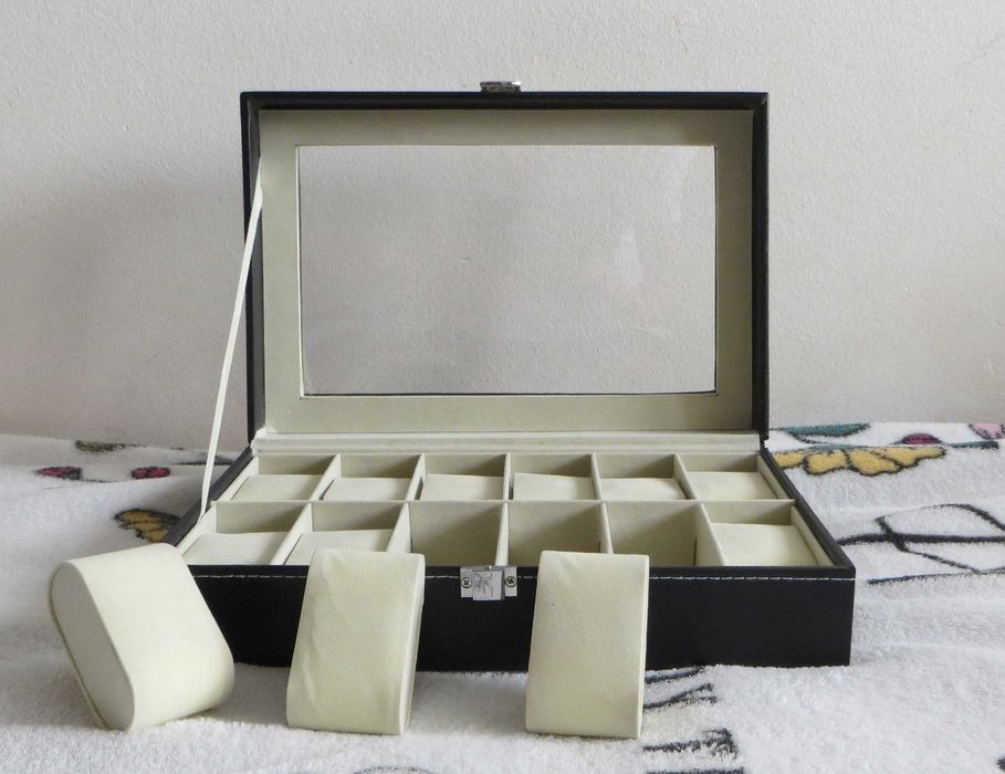 Кутия за 12 часовника (или за бижута)