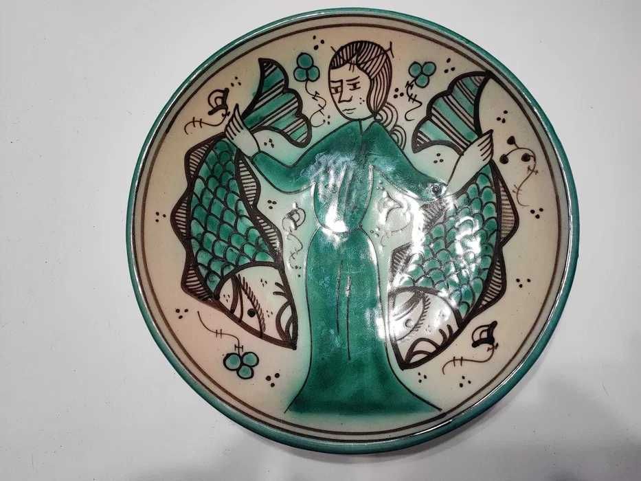 Lot vintage de 8 farfurii diferite