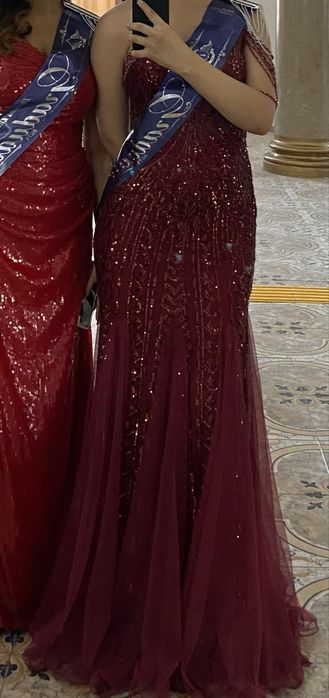 Бордовое вечернее платье