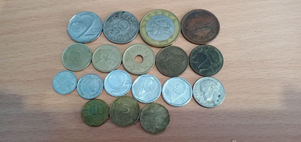 Продам разные монеты