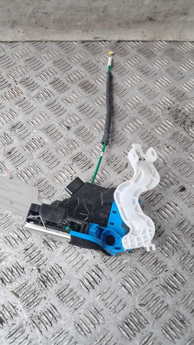 broasca usa spate stanga Hyundai i30 an 2016 cod 81410-A6100