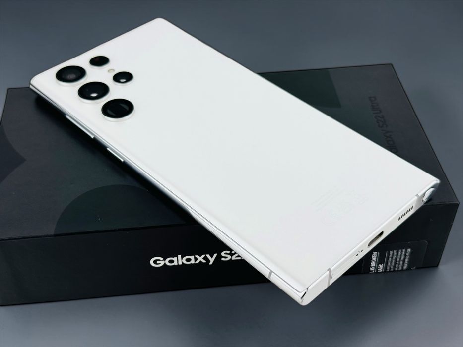 Samsung Galaxy S22 Ultra 5G 256GB 12RAM White Перфектен! Гаранция!