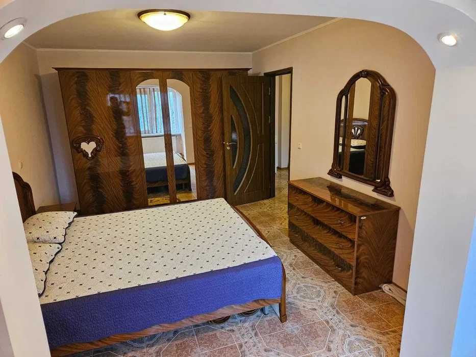 Vând Apartament 2 camere, zona Piața Moldovei, Etaj 1 (direct proprietar)
