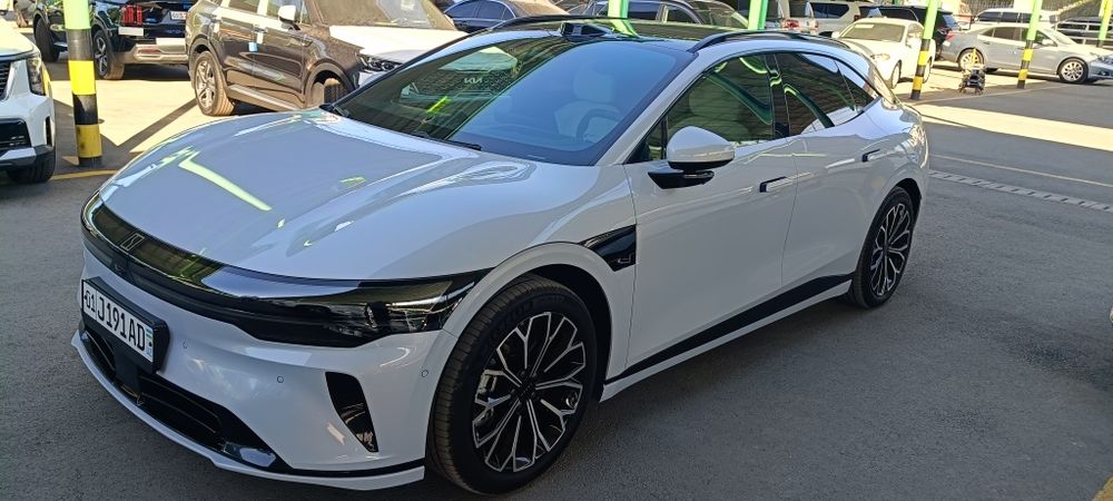 Zeekr 007gt сотилади