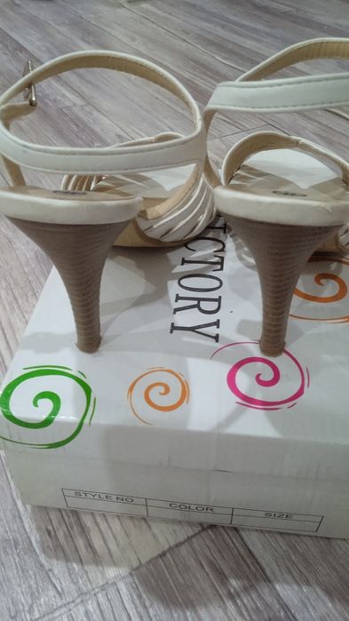 Продам босоножки дёшево