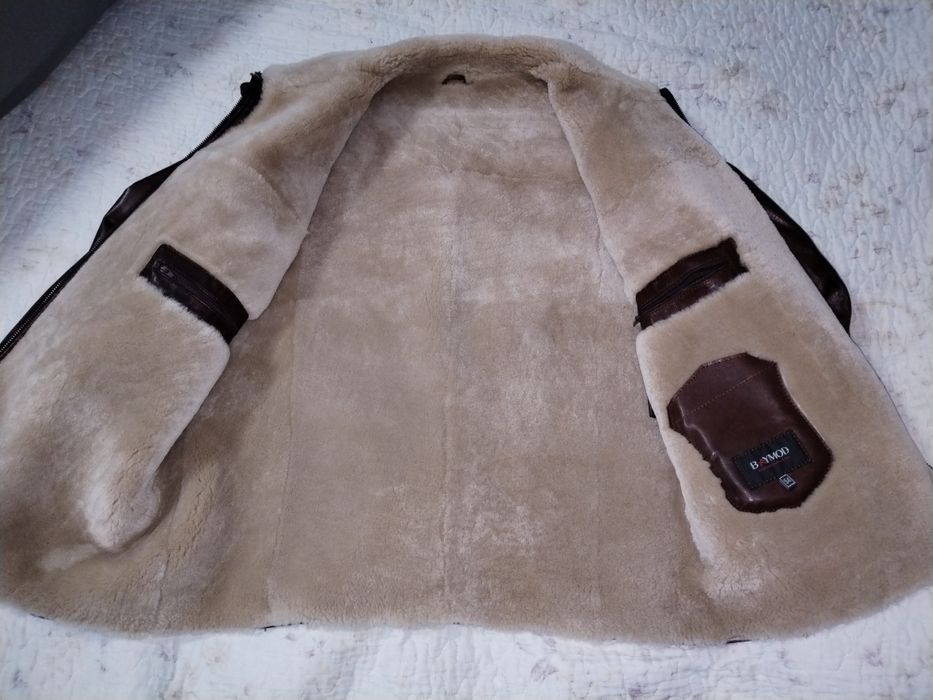 Продам новую кожаную куртку.