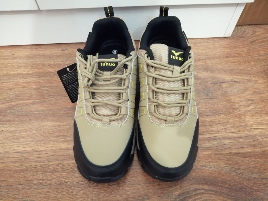 Кроссовки качественные