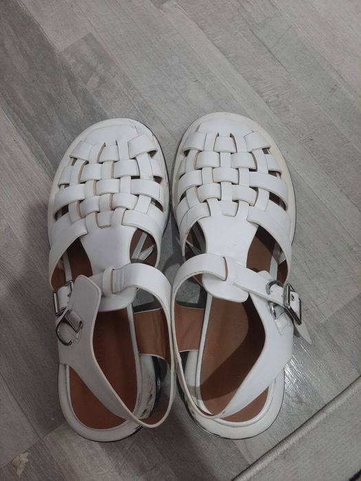 Продаю женские босоножки