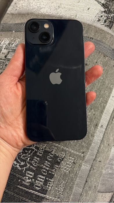Продам iPhone 13