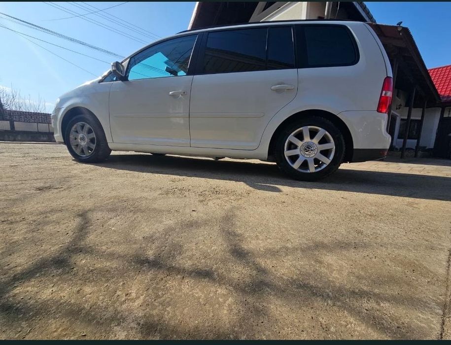 VOLKSWAGEN Touran 2007 — imagine 3