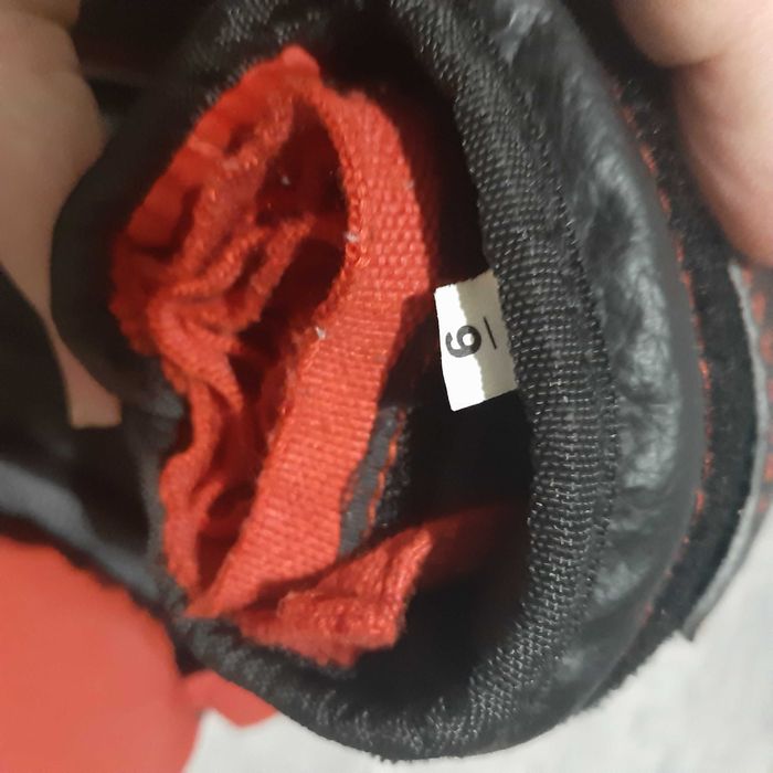 Боксерские перчатки