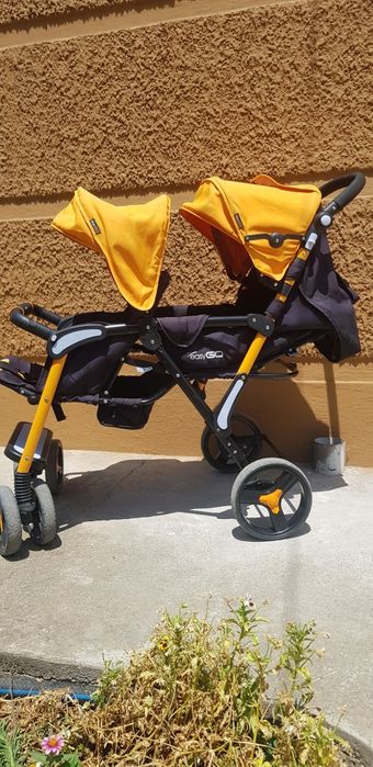 Количка за близнаци