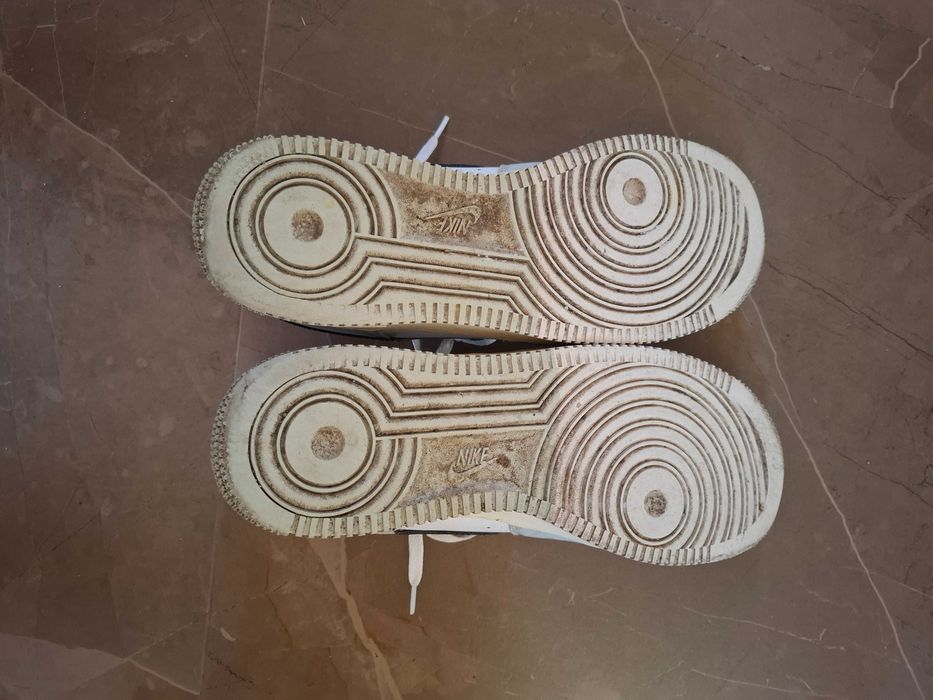 Vând adidași stare foarte bună