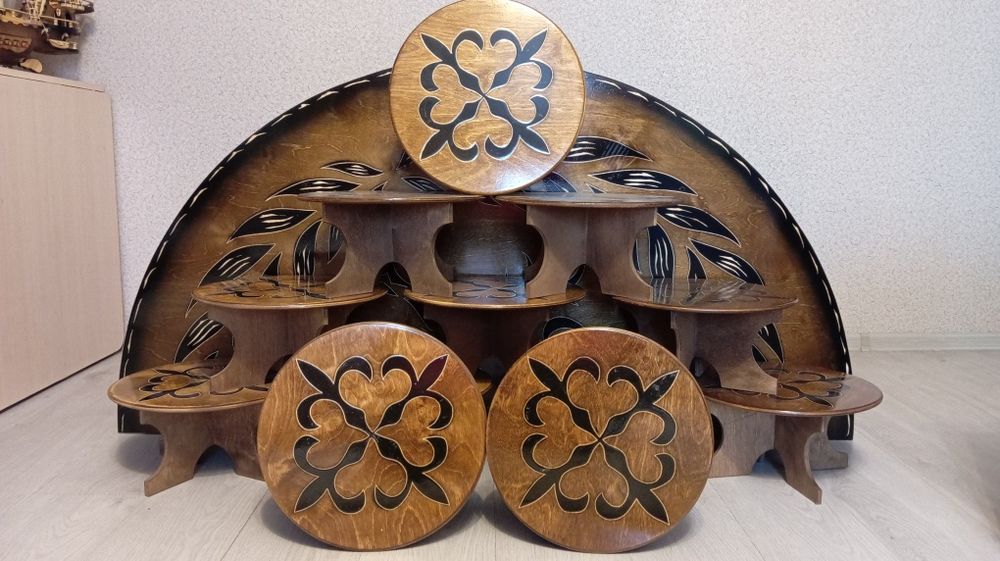 Продам столы с табуретками ручной работы