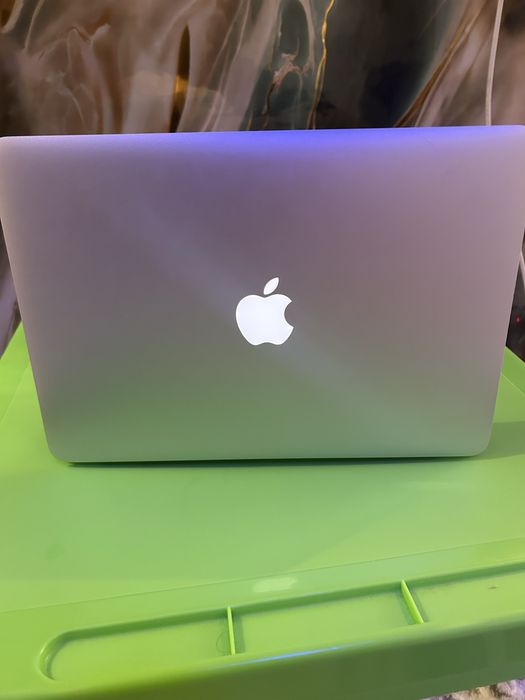 Vand/schimb Macbook Air 13”