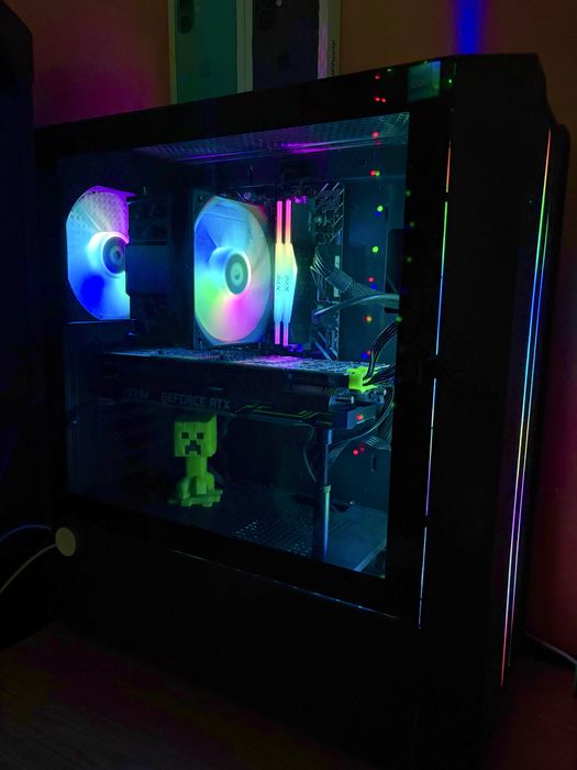 PC Custom / 2080 Ti / i5 12400 / 32GB DRR5 Ram / 1TB NVME