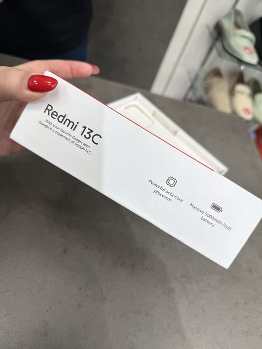 Продам новый телефон redmi 13C