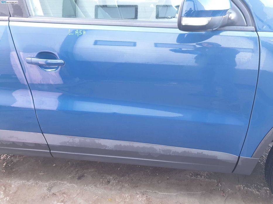 Usa Usi Portiera Portiere Dreapta Fata Dezechipata cu Imperfectiuni Volkswagen Tiguan 5N 2007 - 2015 Culoare LA5H [Q0164]