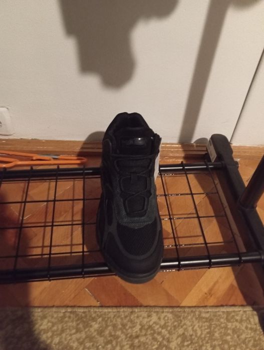 Încălțăminte model asemănător Nike Jordan